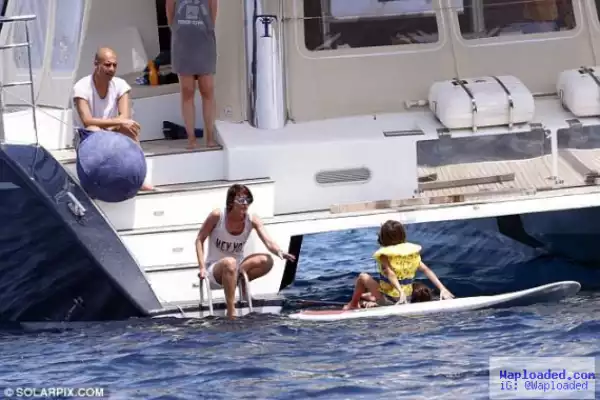 Pep Guardiola, his wife and kids holiday on the Spanish island of Ibiza (photos)